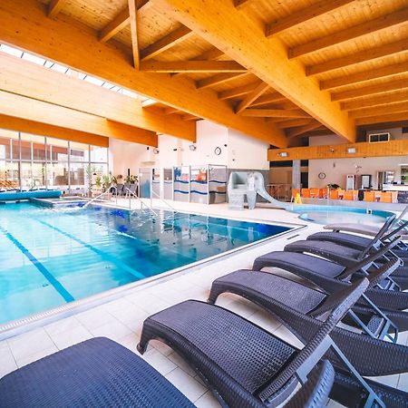 Wellness & Spa Hotel Certov エクステリア 写真
