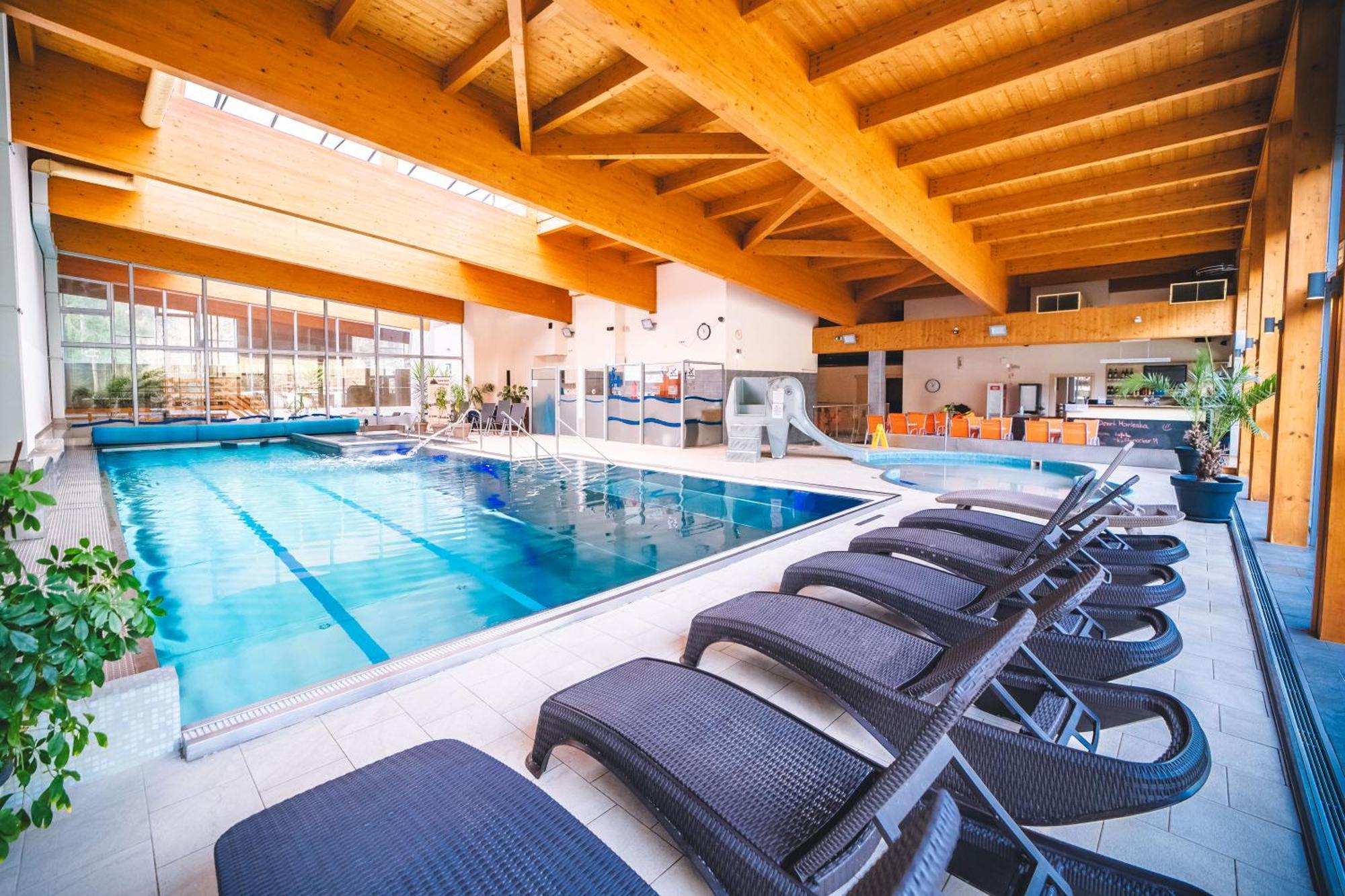 Wellness & Spa Hotel Certov エクステリア 写真