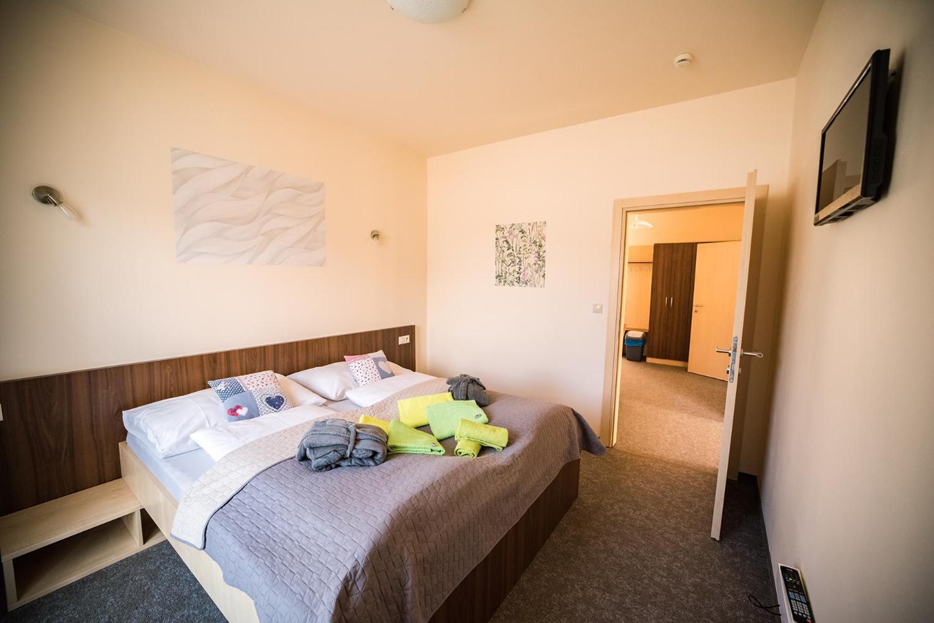 Wellness & Spa Hotel Certov エクステリア 写真