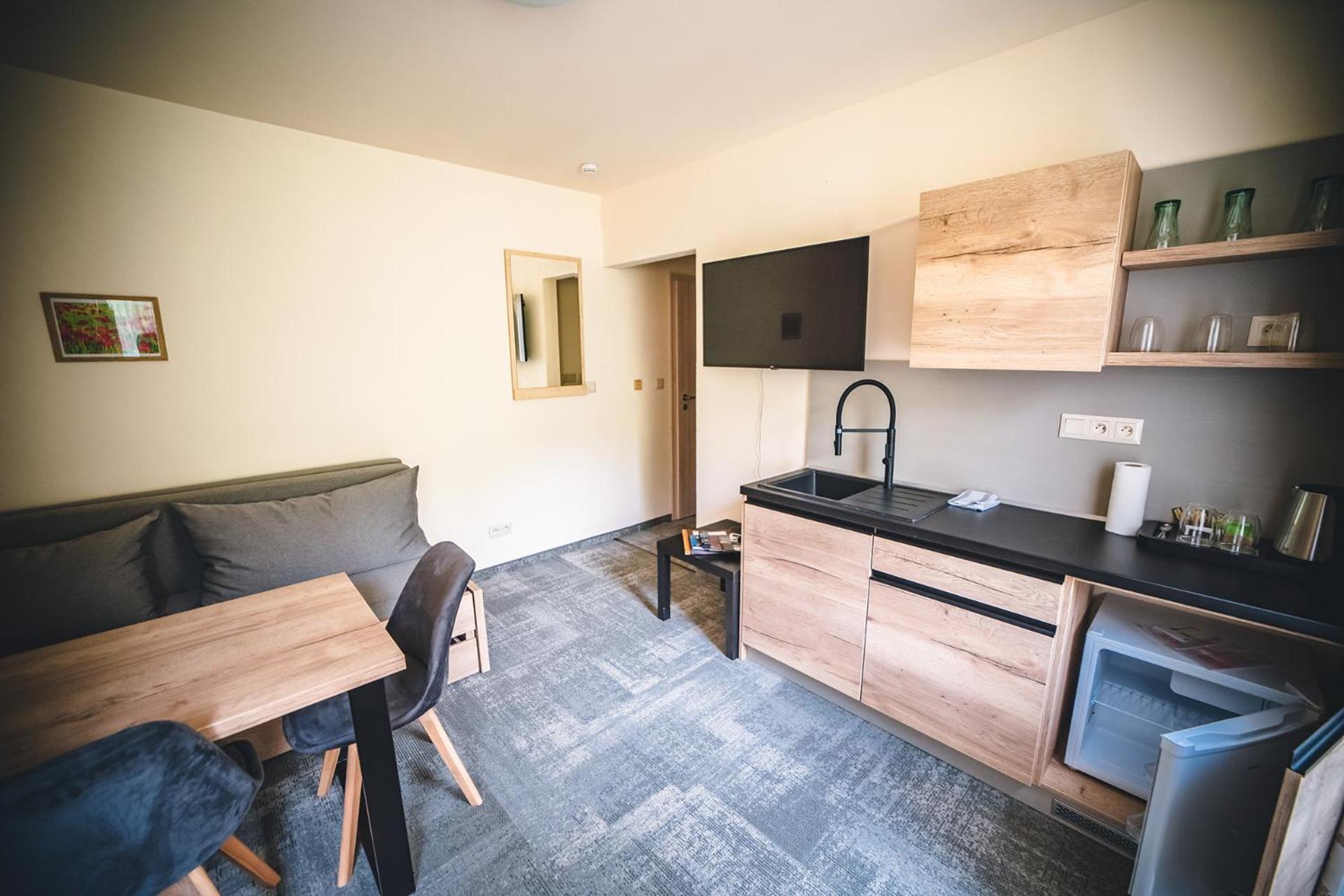Wellness & Spa Hotel Certov エクステリア 写真