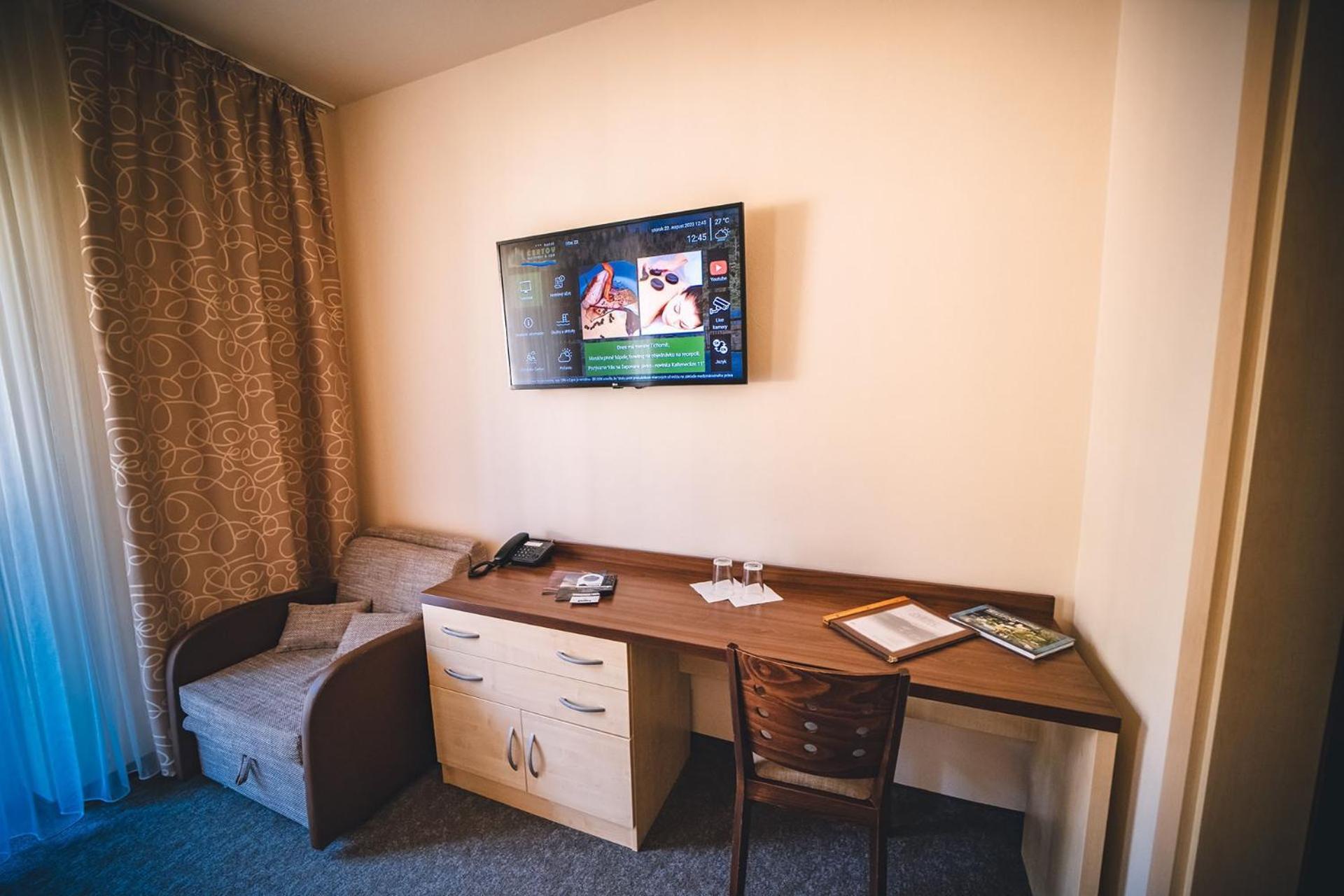 Wellness & Spa Hotel Certov エクステリア 写真