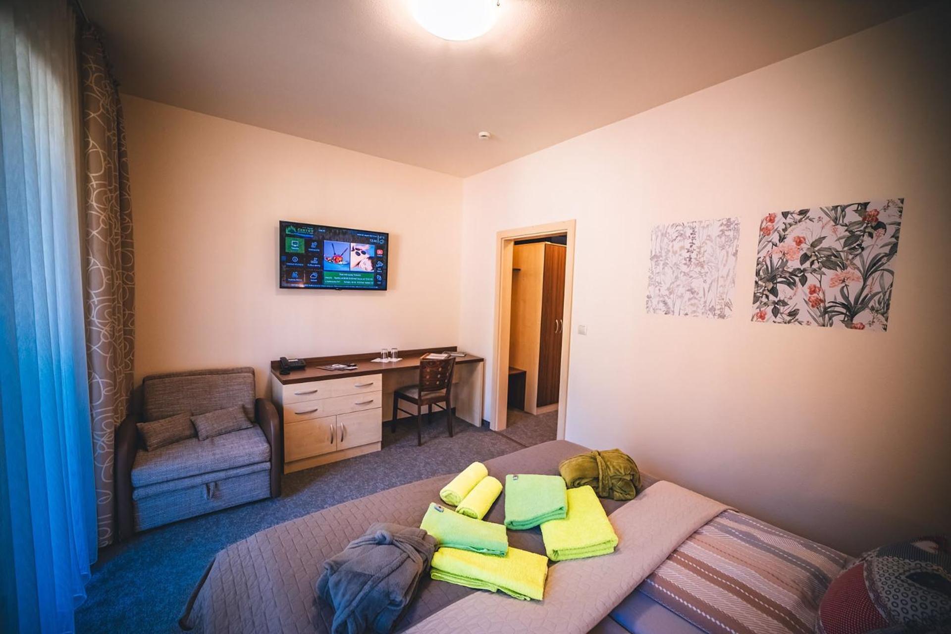 Wellness & Spa Hotel Certov エクステリア 写真